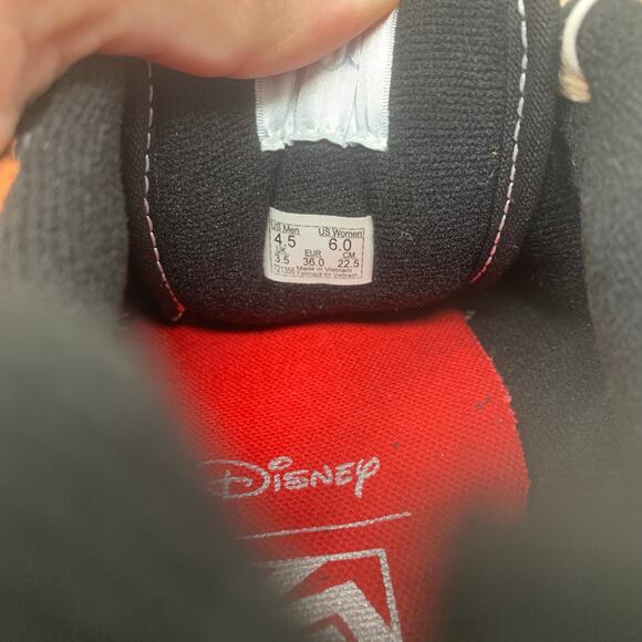 NWT! Vans x Disney 100th Anniversary Knu Skool 'Scar' Shoes Womens Size 6 - Picture 12 of 12